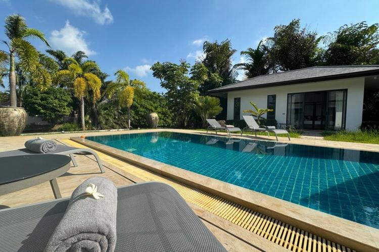 Lagoon Villa